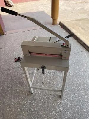Hydraulic electric paper cutter (German brand, ~1000kg)